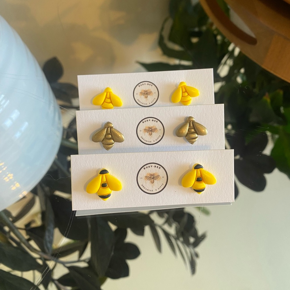 BUSY•BEE HANDMADE CLAY BEE STUD EARRINGS